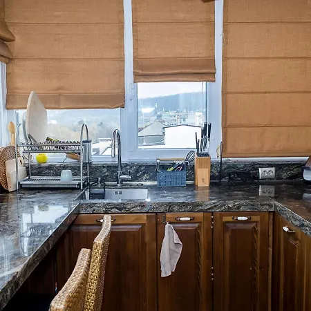 דירה Modern Comfort & Vintage Charm With Panoramic View By Flat Mаnаger