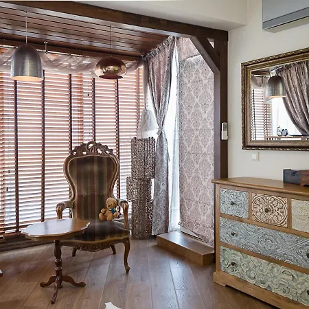 דירה Modern Comfort & Vintage Charm With Panoramic View By Flat Mаnаger *