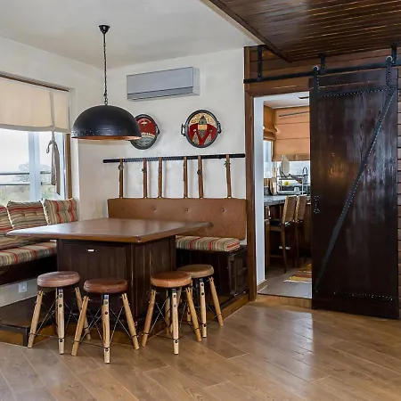 דירה Modern Comfort & Vintage Charm With Panoramic View By Flat Mаnаger *